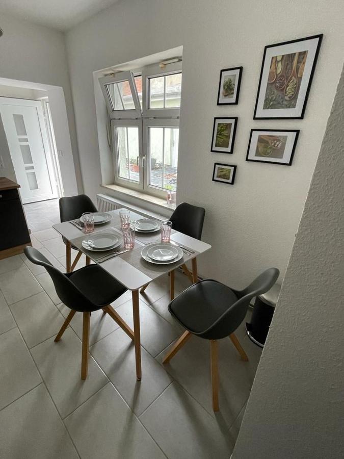 Modern Eingerichtet-Stadtnah-Ferienwohnung Mit Geschirrspueler Und Waschmaschine Friedland  Exteriér fotografie